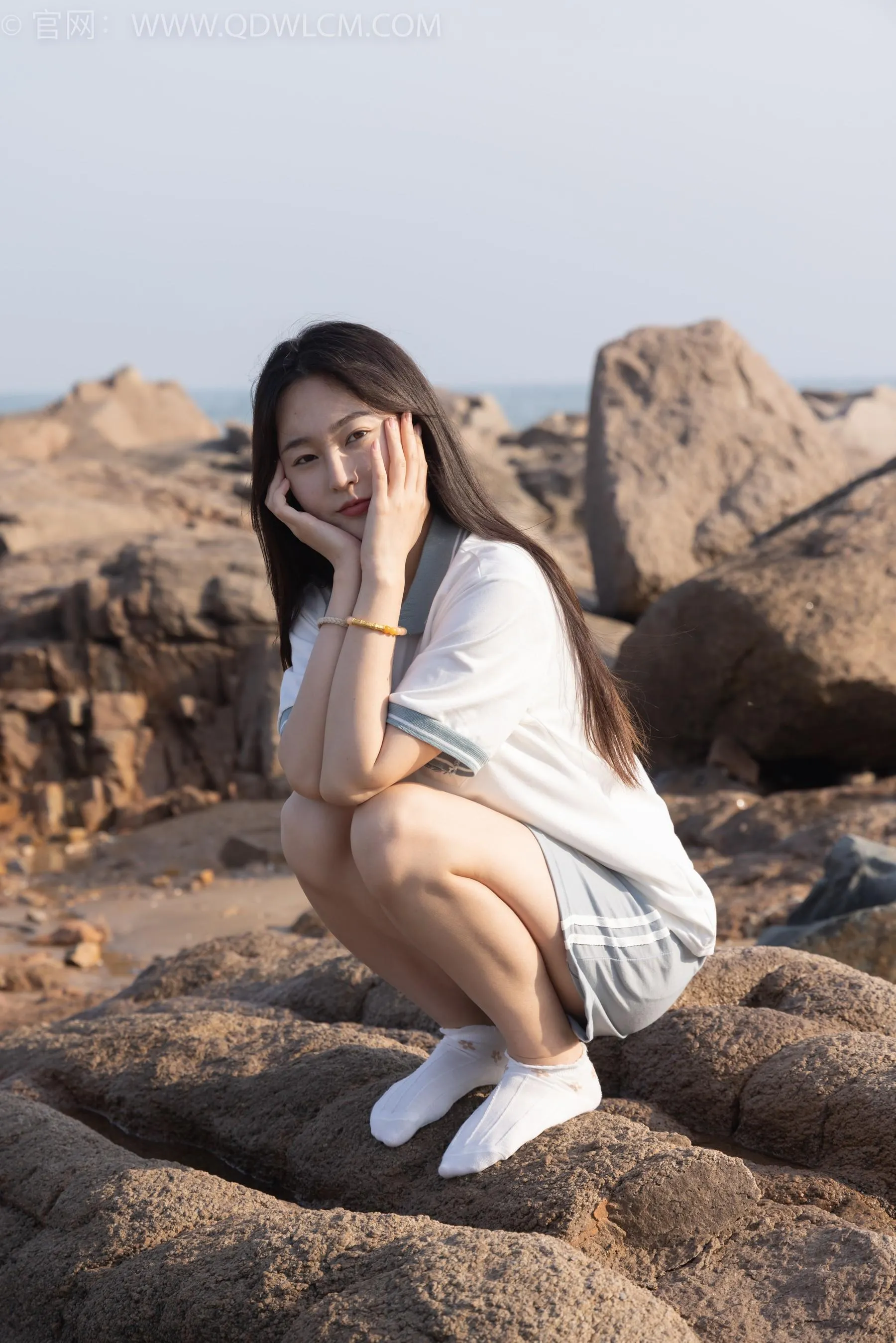 物恋传媒 NO.1567 美兔-海边的风 [151P]插图1